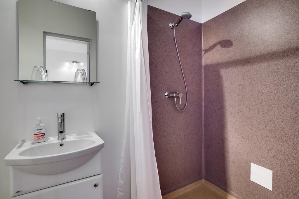 Janne Hotel Riga Exterior photo