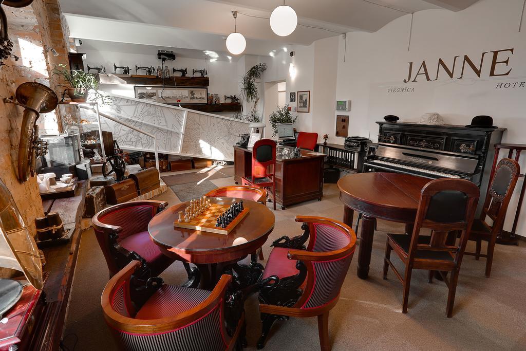 Janne Hotel Riga Exterior photo